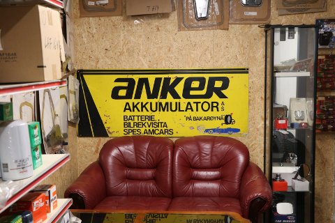 HISTORIKK: Ruud-familien startet opp Anker AS på Bakarøynå på 70-tallet, hvor de hovedsakelig solgte batterier.